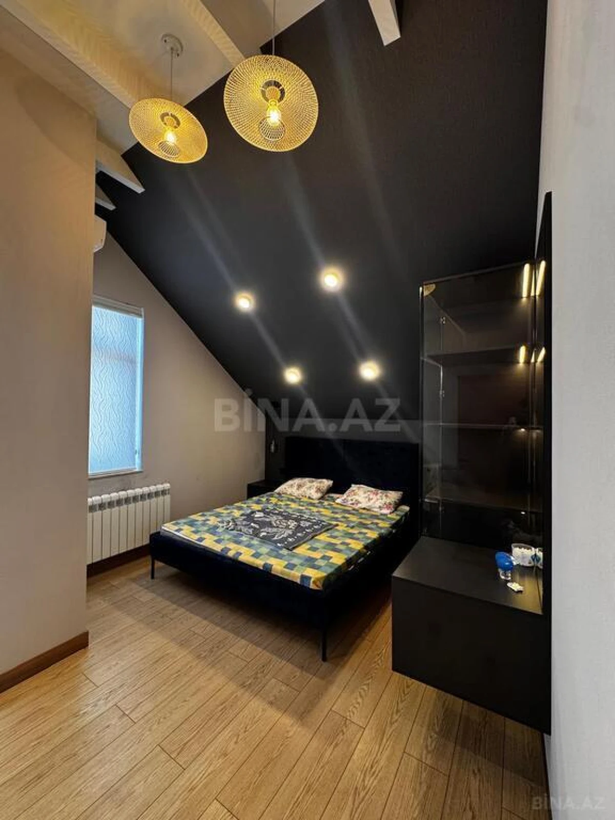 Satılır 5 otaqlı həyət evi 220 m²