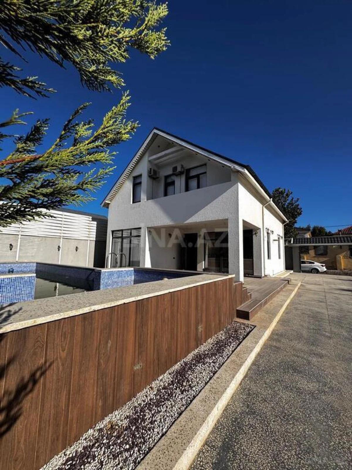 Satılır 5 otaqlı həyət evi 220 m²