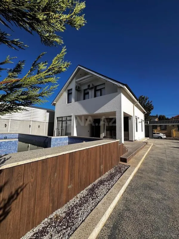 Satılır 5 otaqlı həyət evi 220 m²