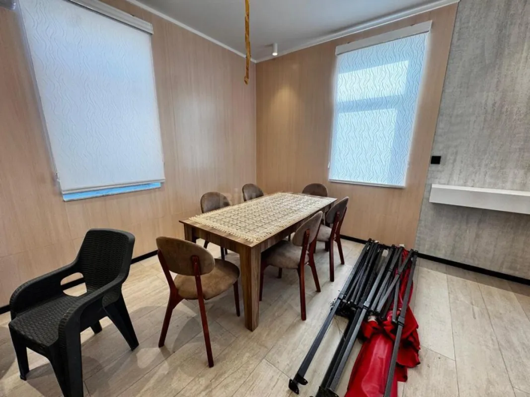 Satılır 5 otaqlı həyət evi 220 m²