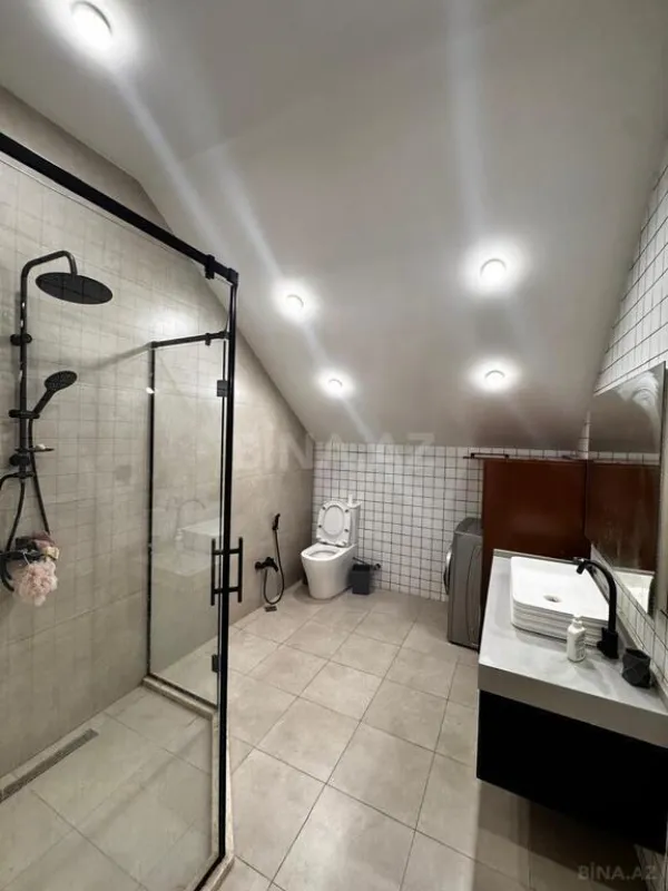 Satılır 5 otaqlı həyət evi 220 m²