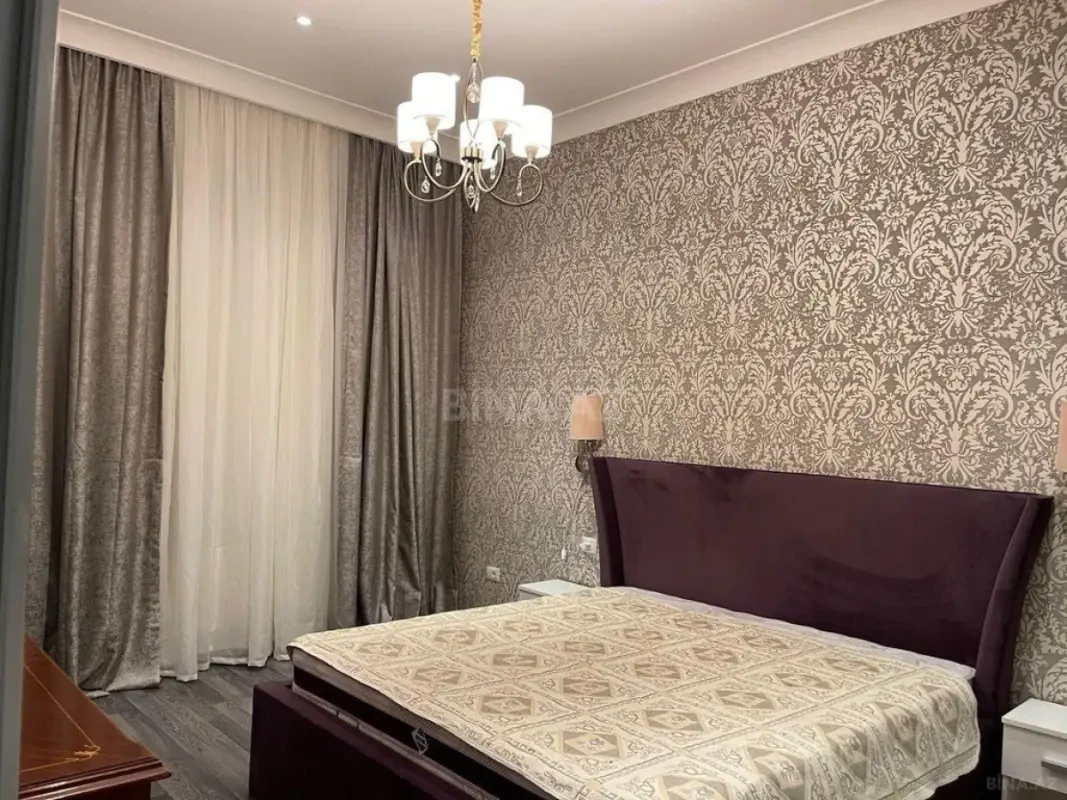 Kirayə verilir 2 otaqlı mənzil 90 m²