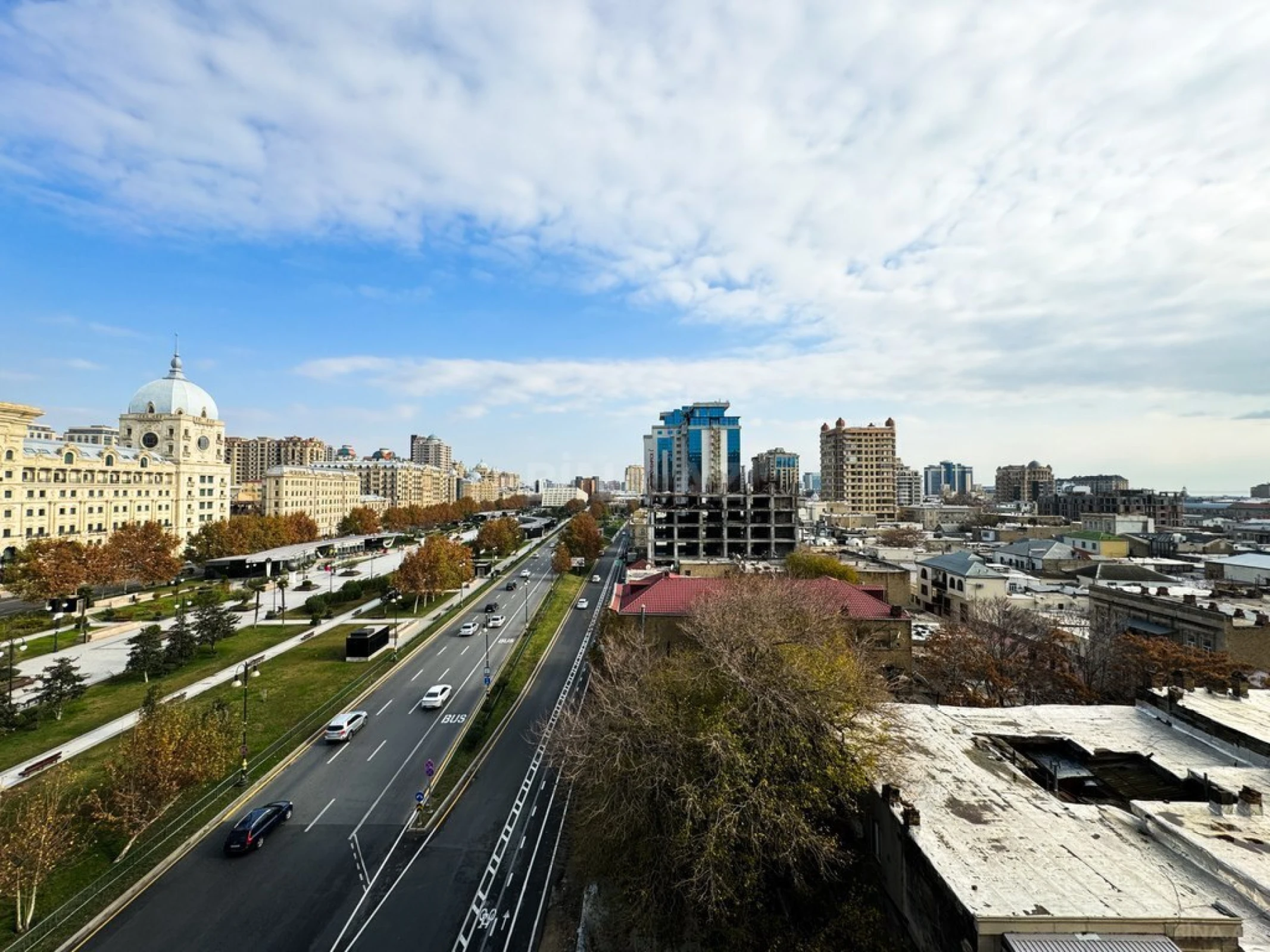 Satılır 3 otaqlı mənzil 189 m²