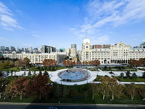 Satılır 3 otaqlı mənzil 189 m²