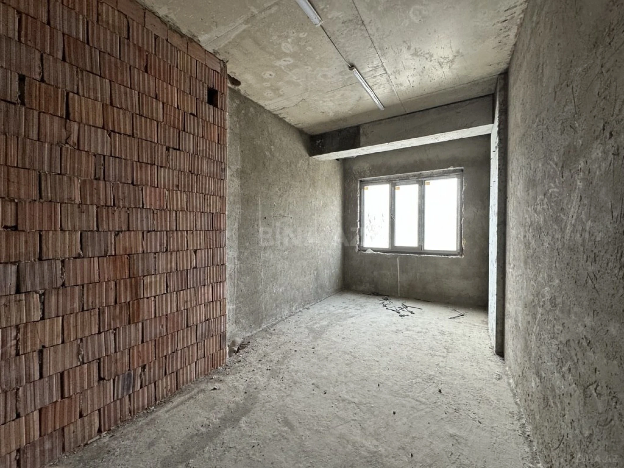 Satılır 3 otaqlı mənzil 189 m²