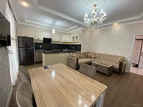 Kirayə verilir 3 otaqlı mənzil 130 m²