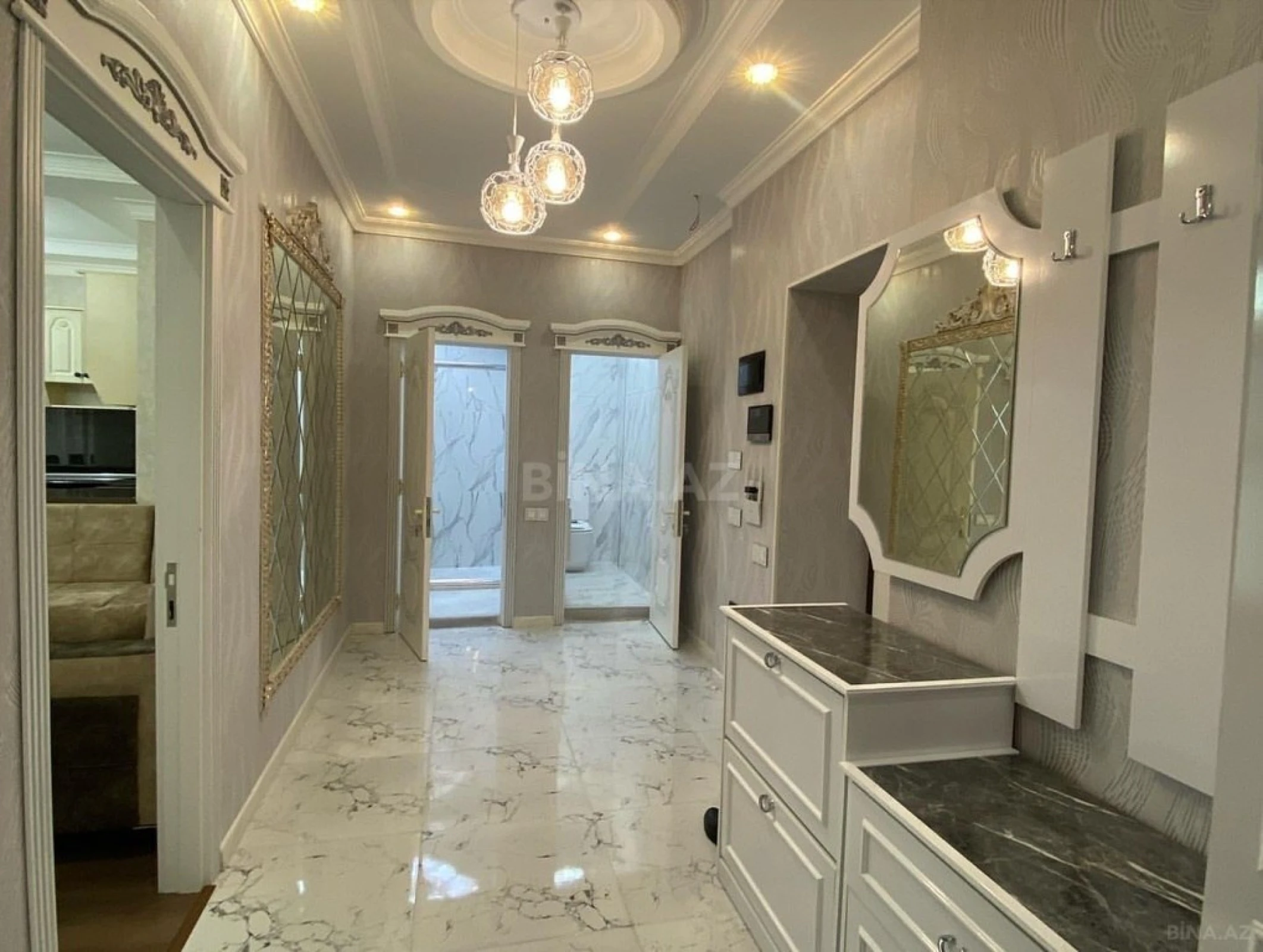 Kirayə verilir 3 otaqlı mənzil 130 m²