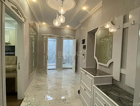 Kirayə verilir 3 otaqlı mənzil 130 m²