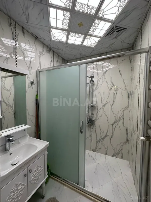 Kirayə verilir 3 otaqlı mənzil 130 m²