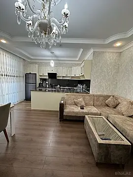 Kirayə verilir 3 otaqlı mənzil 130 m²
