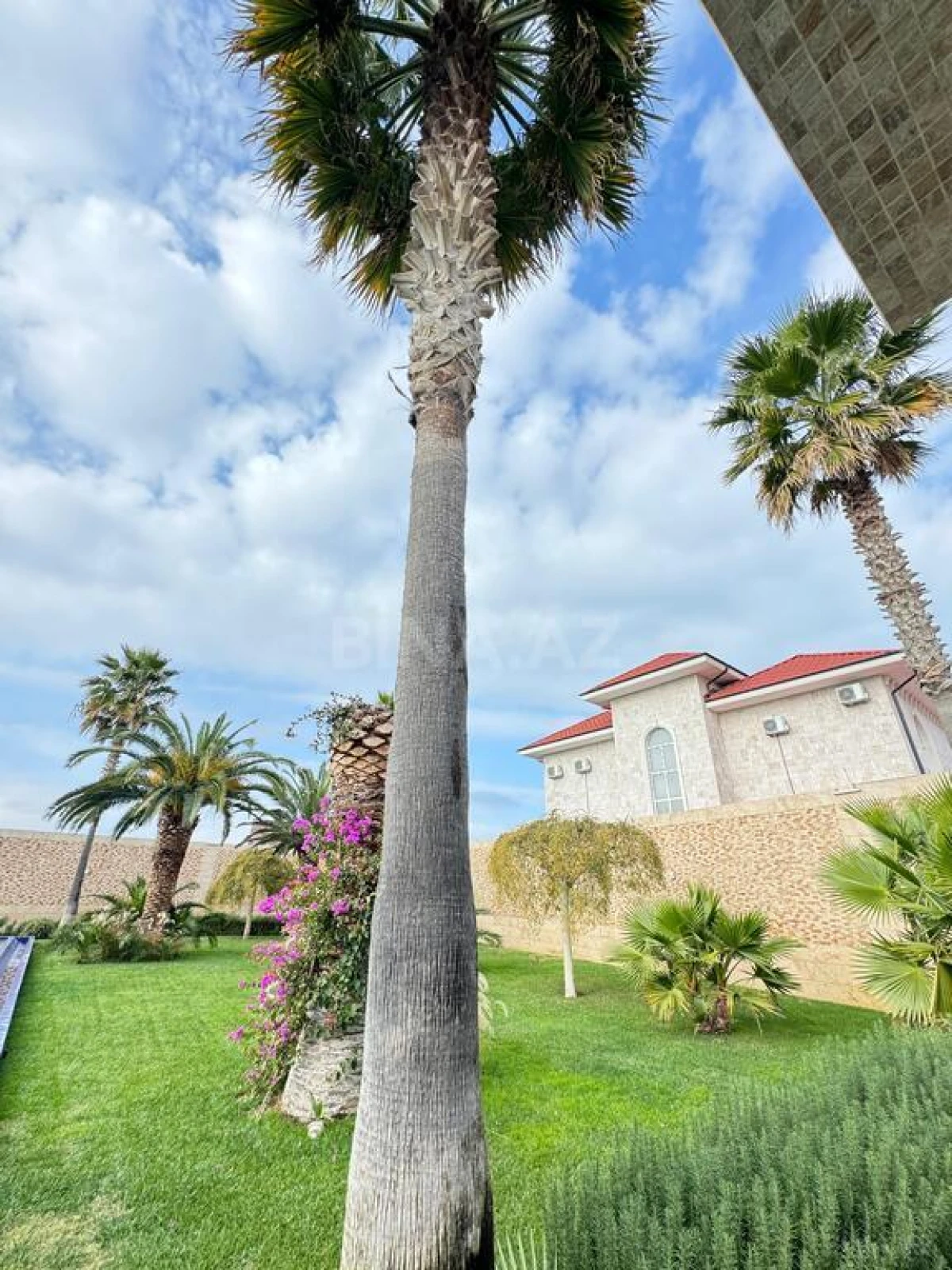 Satılır 6 otaqlı həyət evi 500 m²