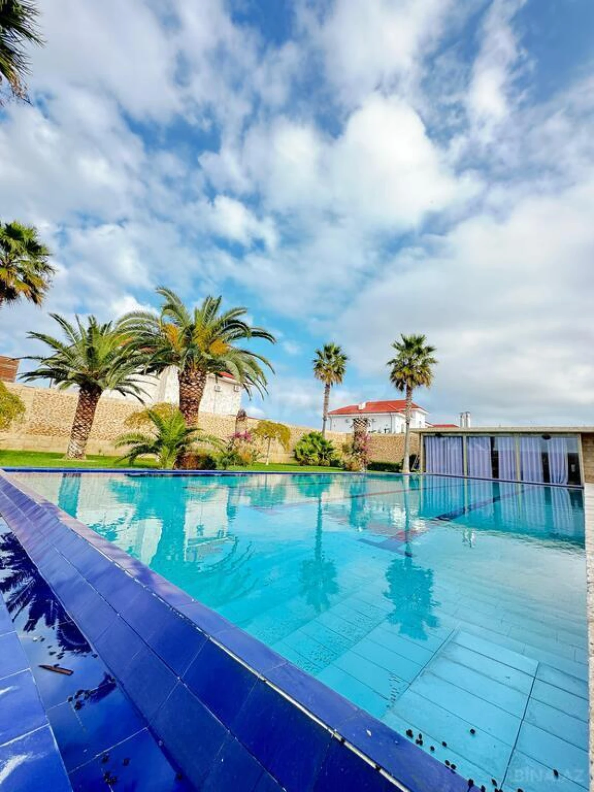 Satılır 6 otaqlı həyət evi 500 m²