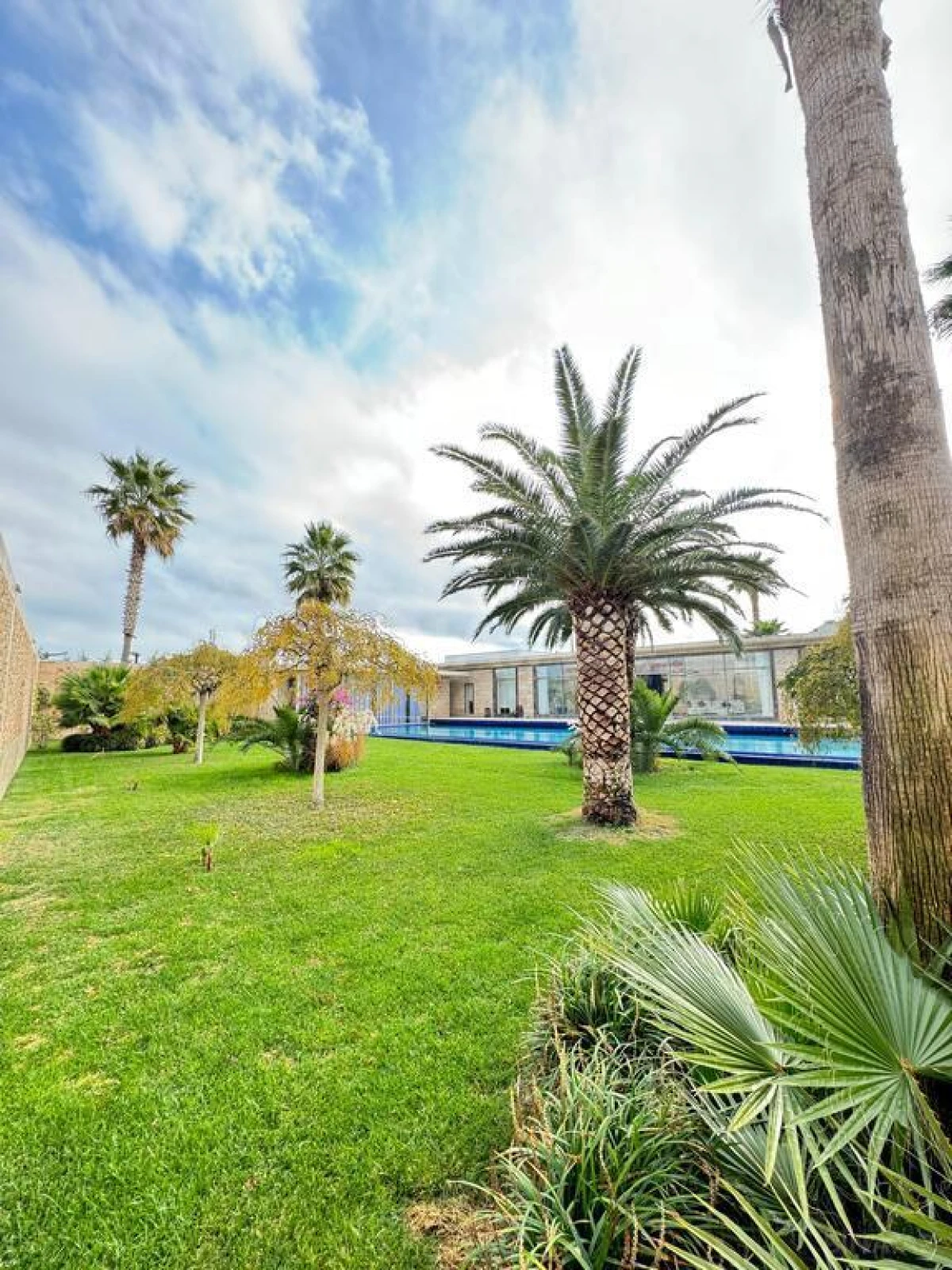 Satılır 6 otaqlı həyət evi 500 m²