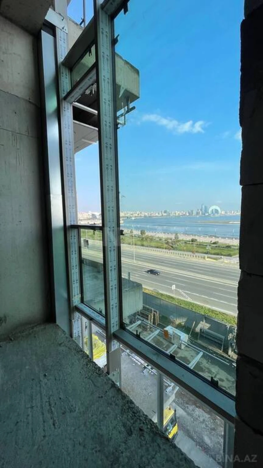 Satılır 4 otaqlı mənzil 266.4 m²