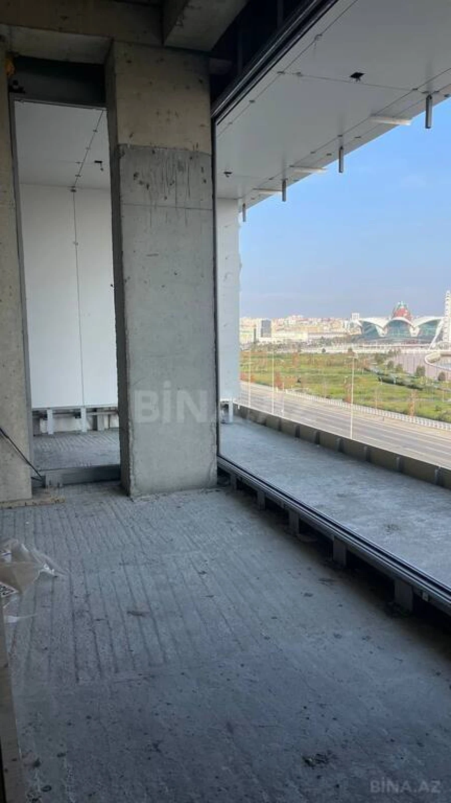 Satılır 4 otaqlı mənzil 266.4 m²