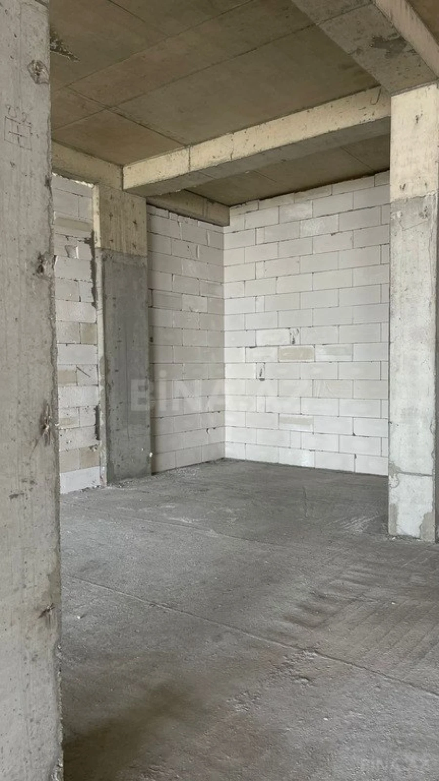 Satılır 4 otaqlı mənzil 266.4 m²