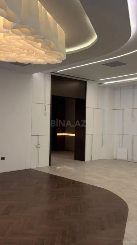 Satılır 4 otaqlı mənzil 266.4 m²