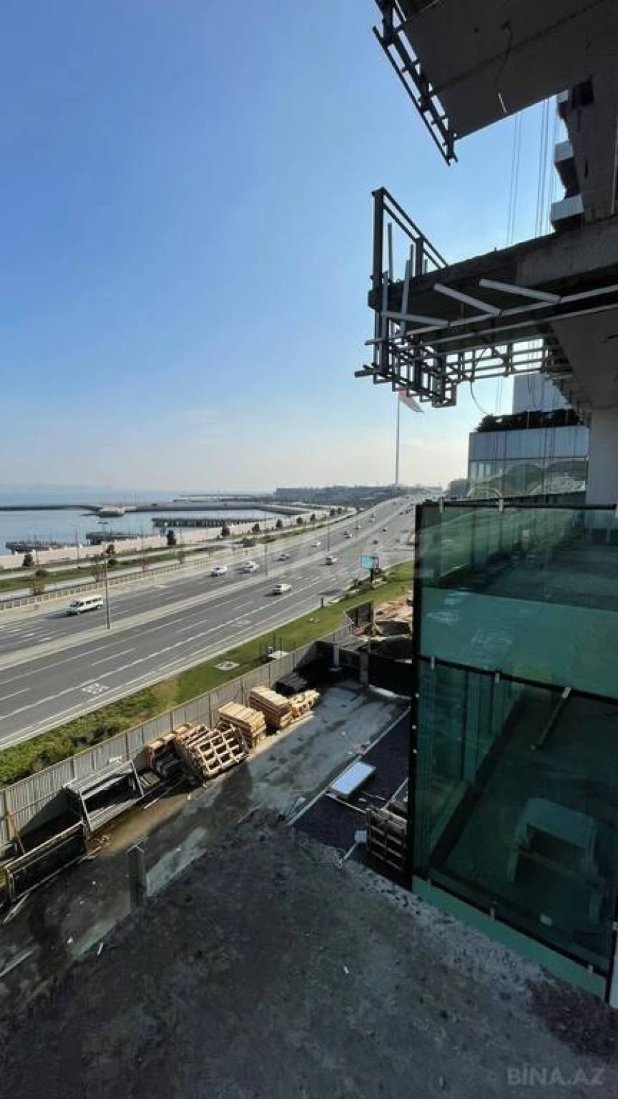 Satılır 4 otaqlı mənzil 266.4 m²