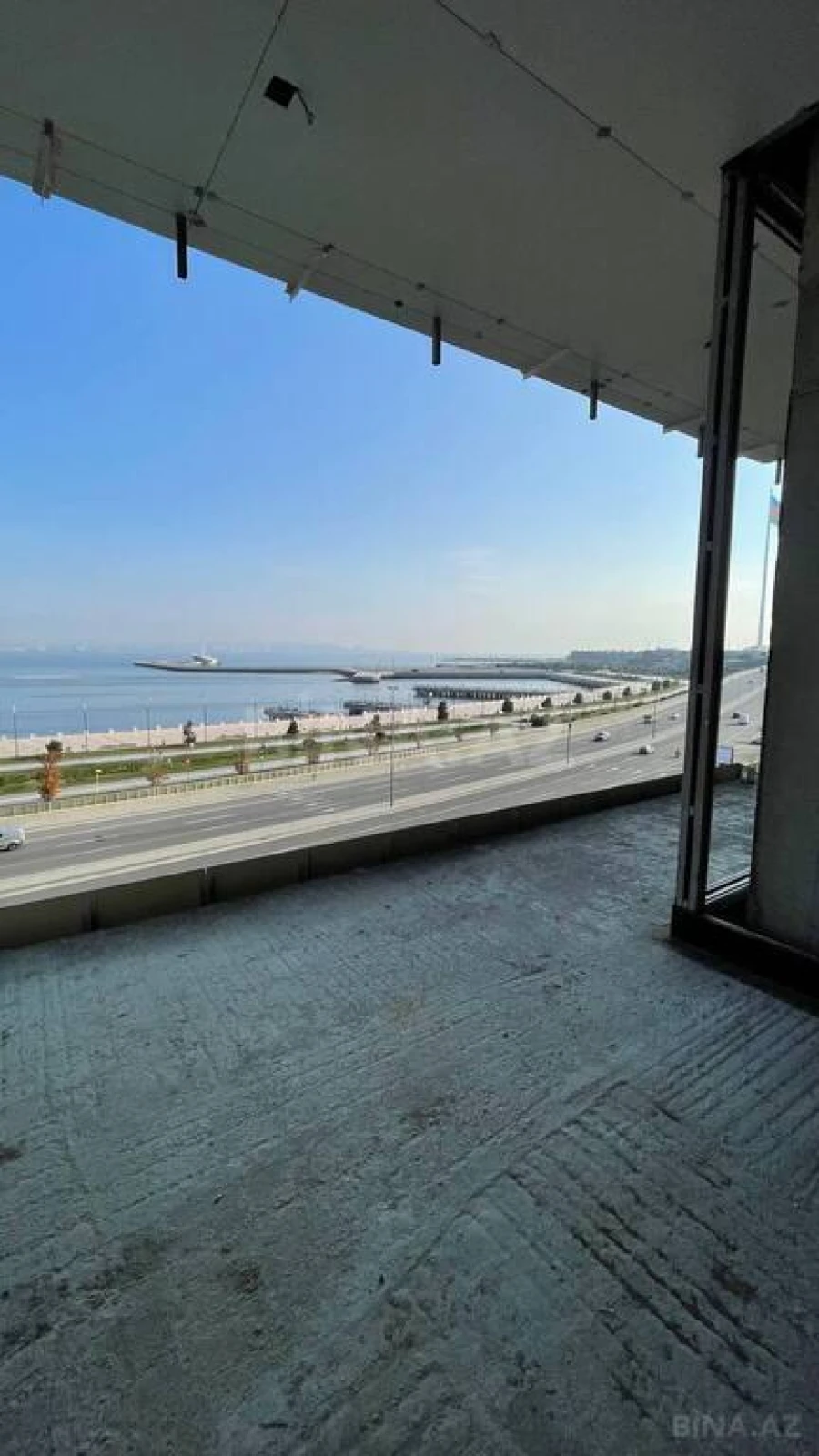Satılır 4 otaqlı mənzil 266.4 m²