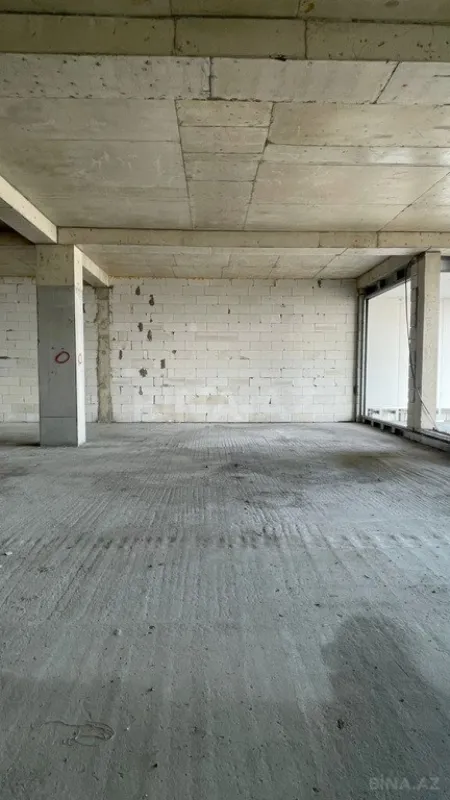 Satılır 4 otaqlı mənzil 266.4 m²