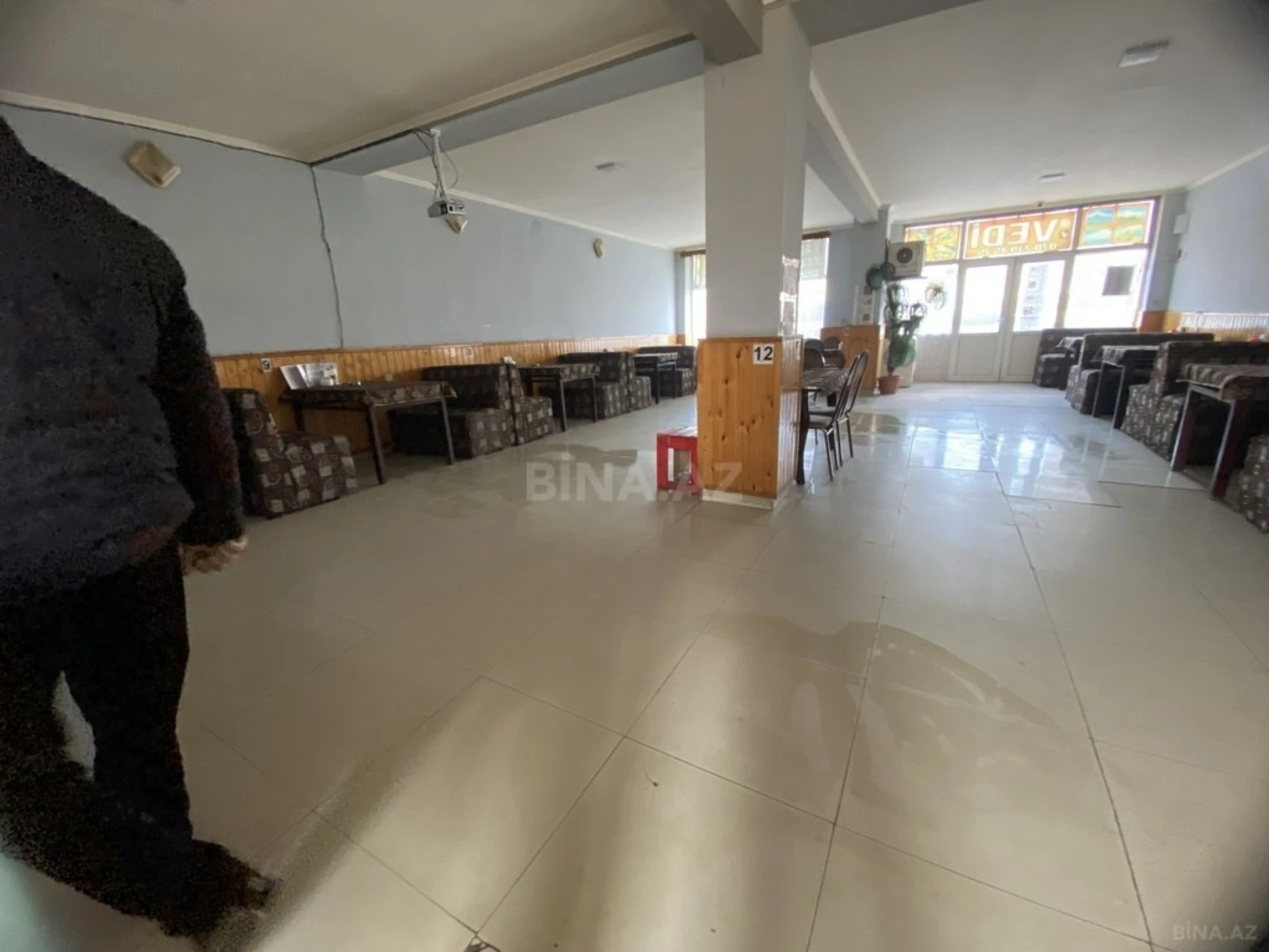 Satılır obyekt 900 m²