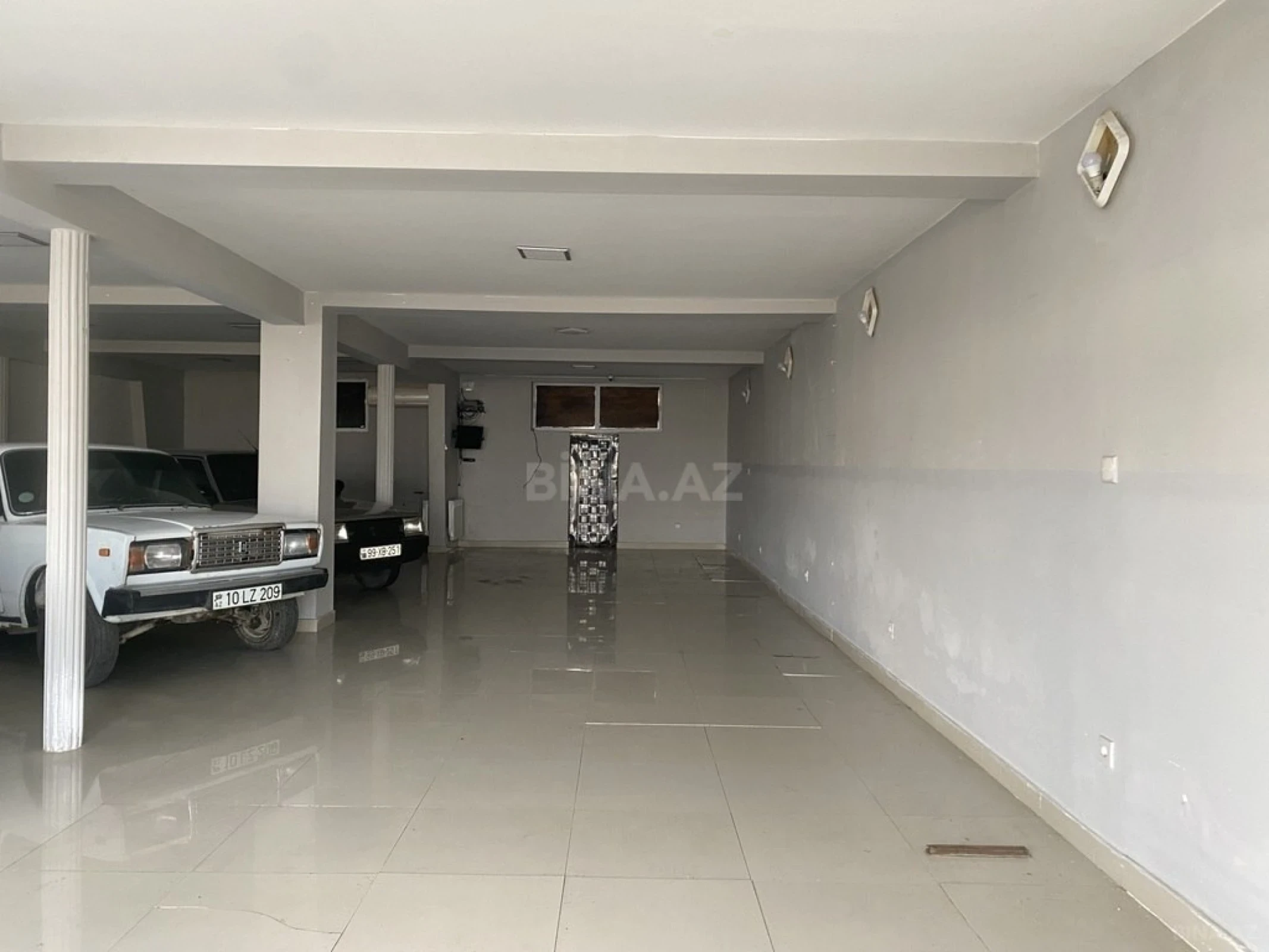 Satılır obyekt 900 m²