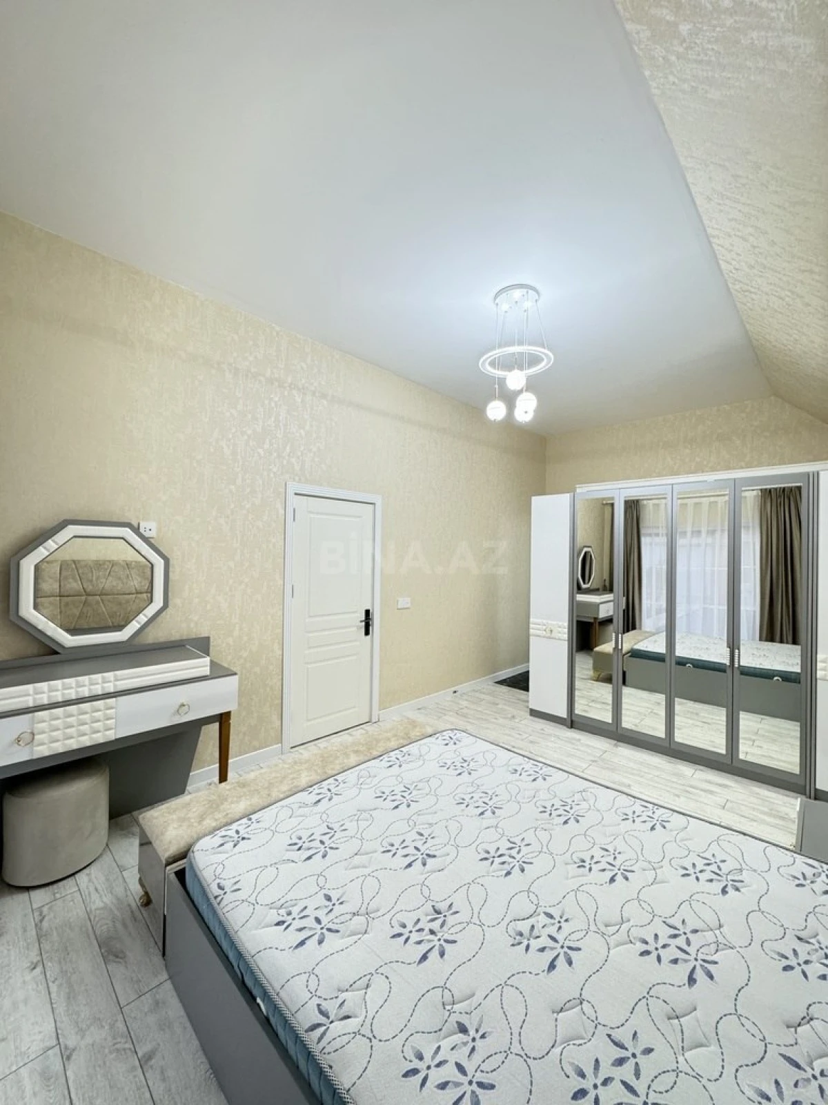 Satılır 4 otaqlı həyət evi 170 m²