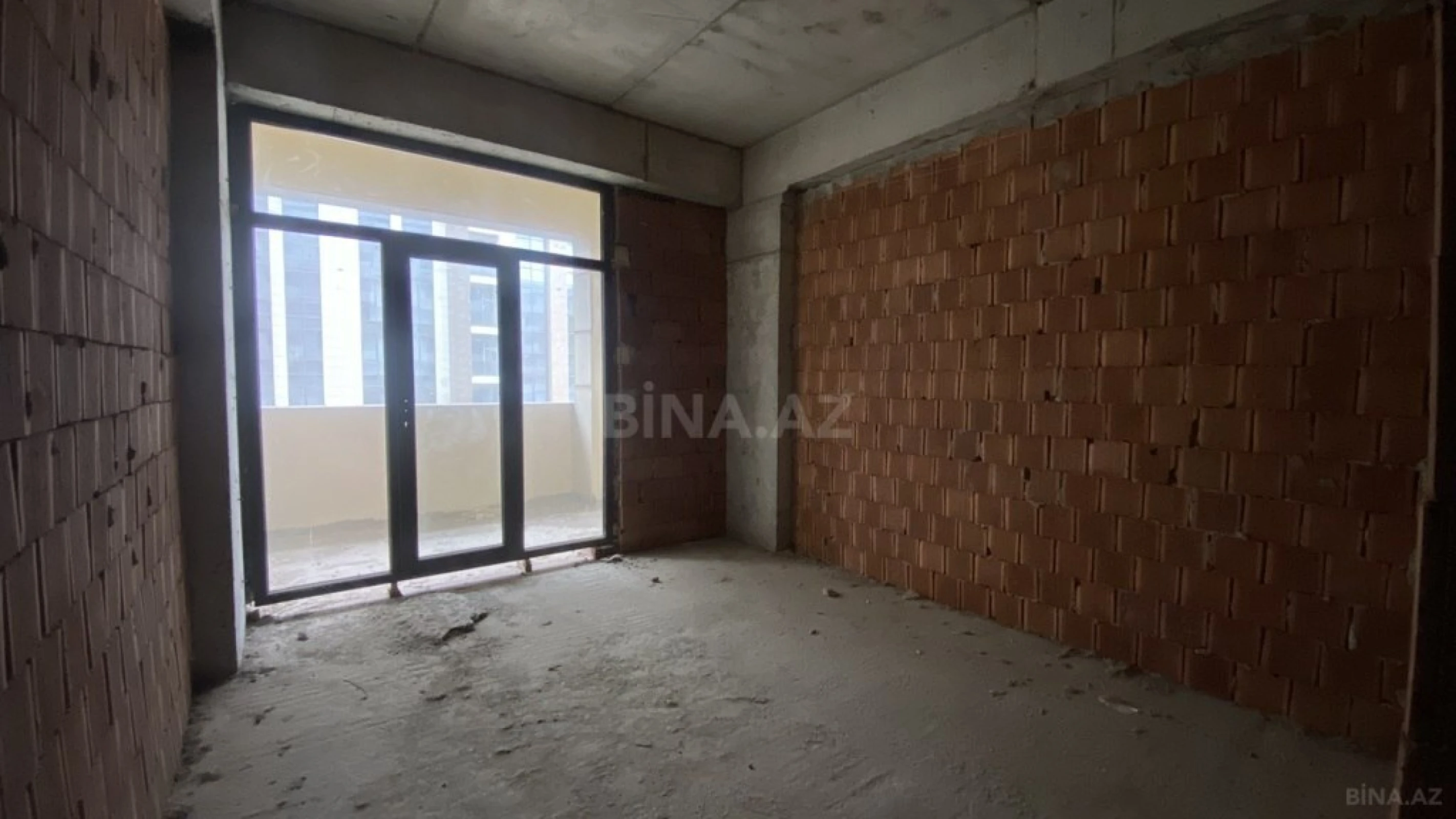 Satılır 3 otaqlı mənzil 149 m²