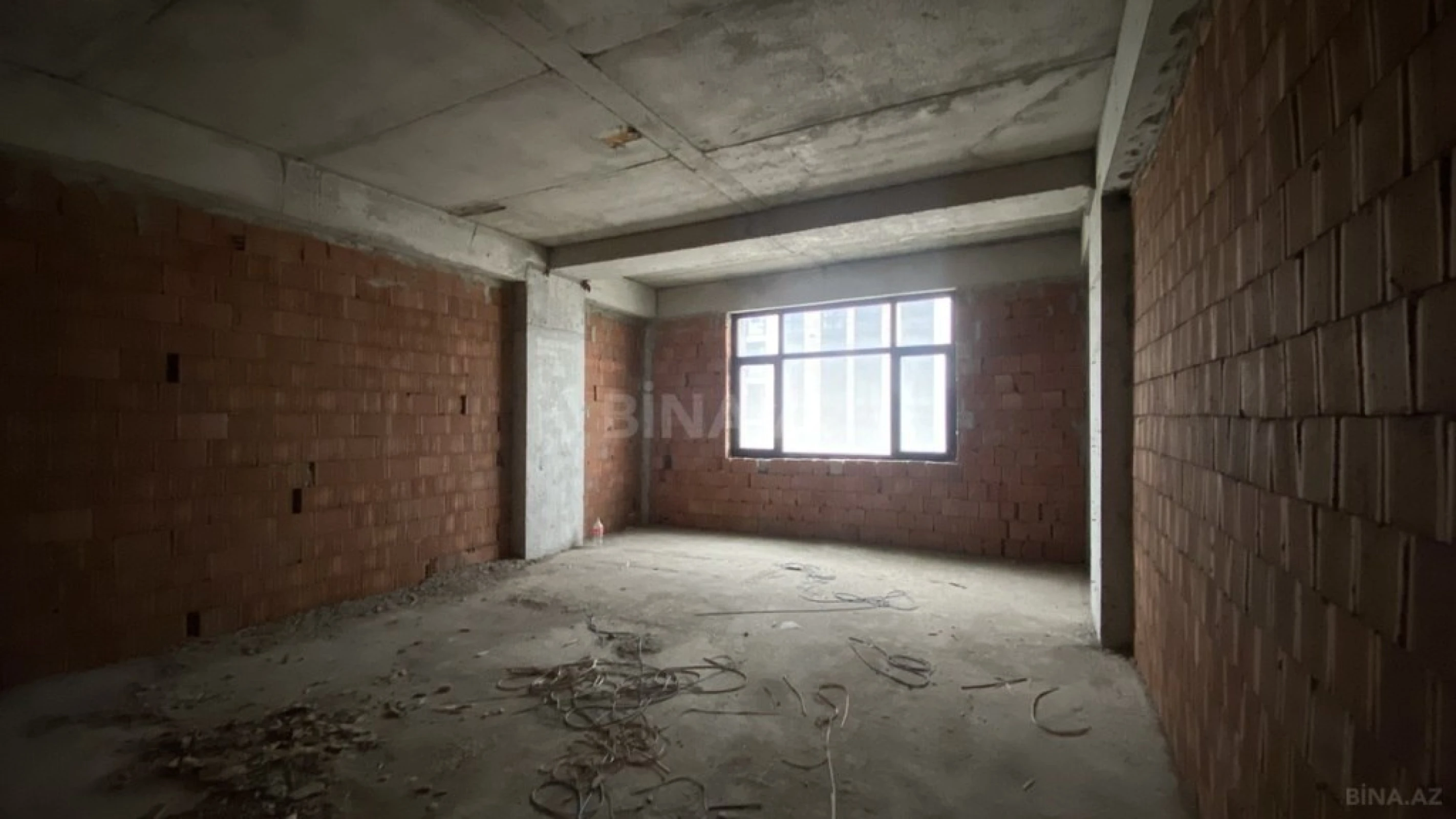 Satılır 3 otaqlı mənzil 149 m²