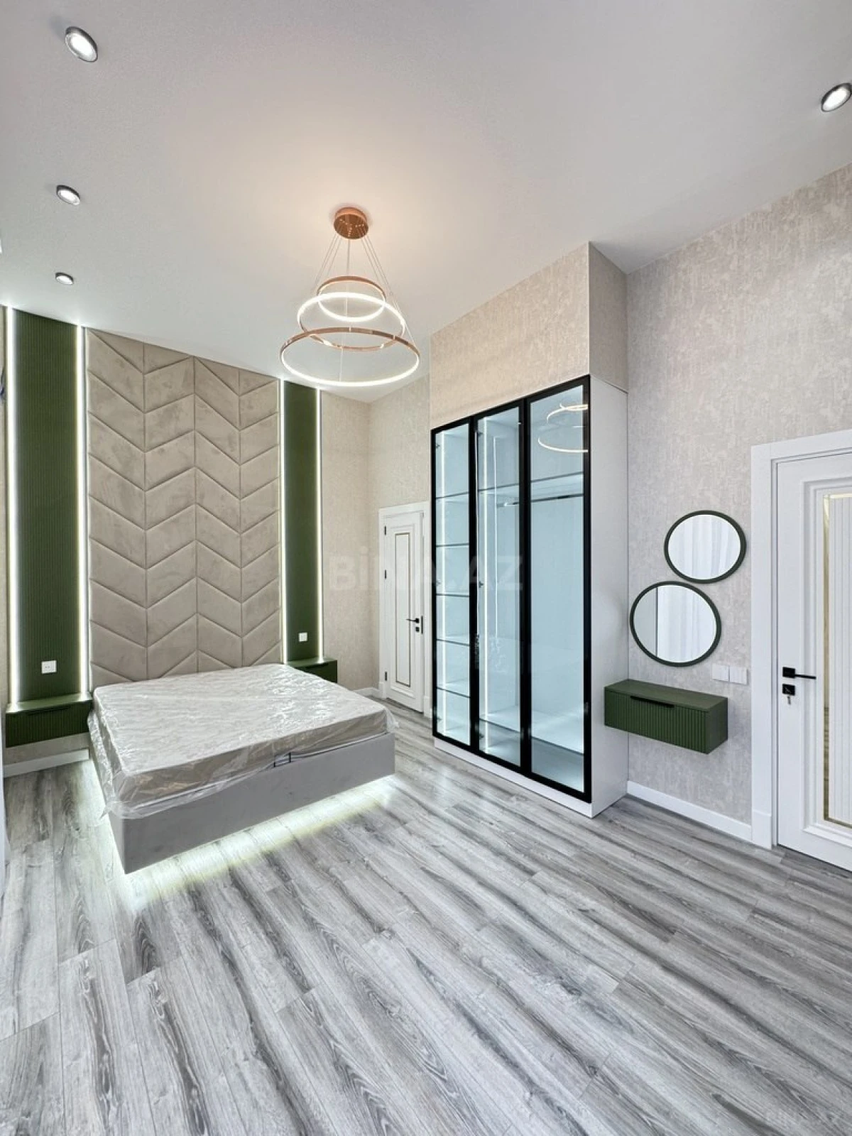 Satılır 5 otaqlı həyət evi 225 m²