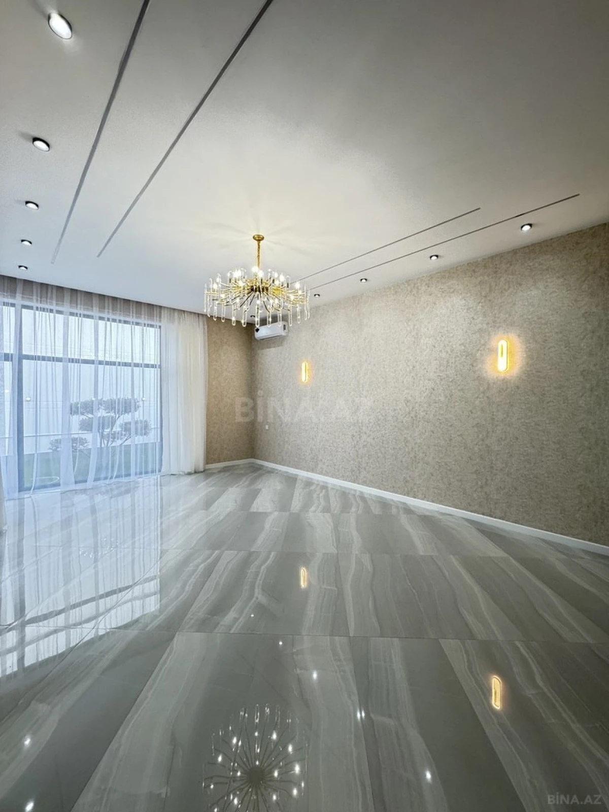 Satılır 5 otaqlı həyət evi 225 m²