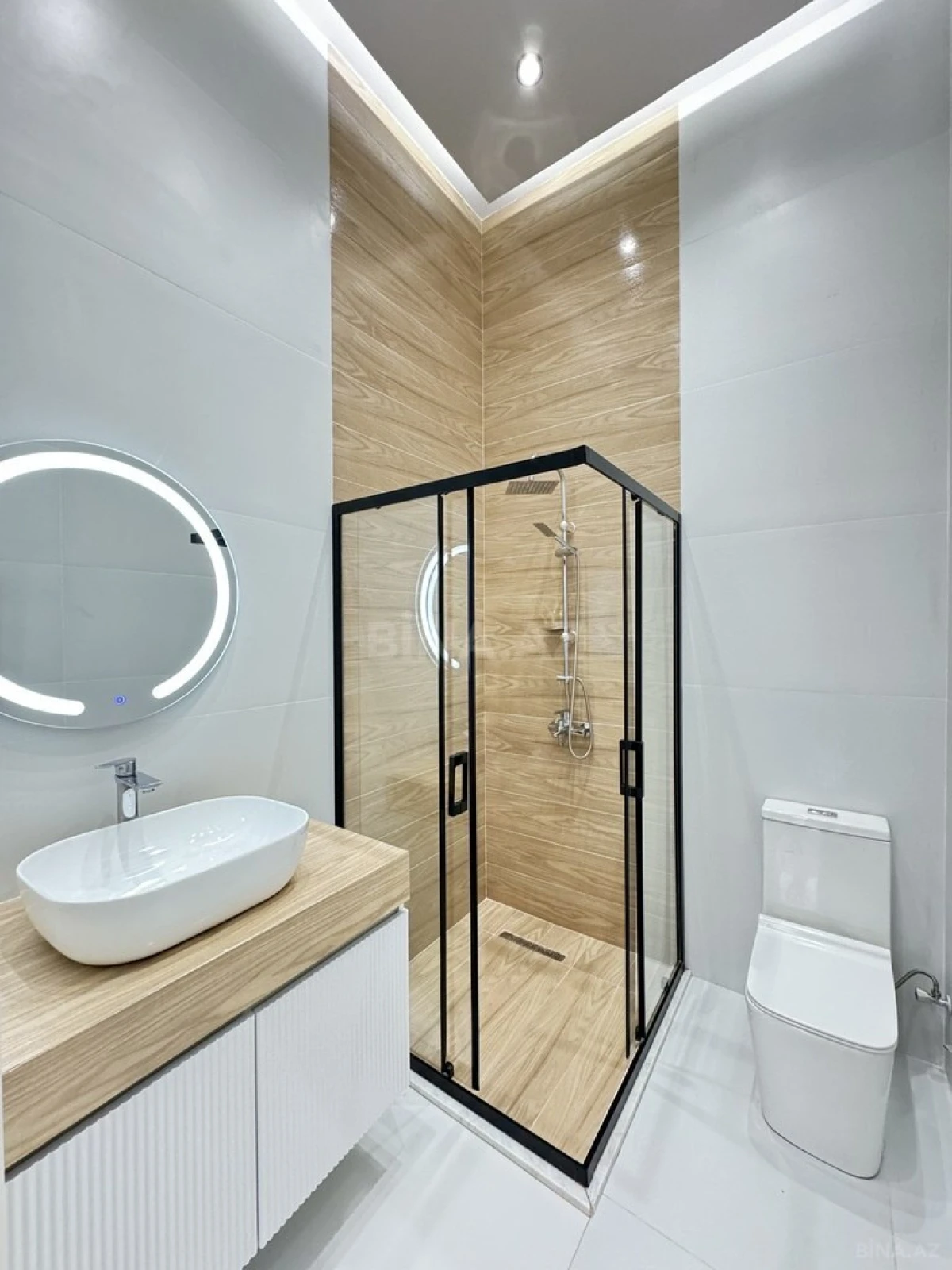 Satılır 5 otaqlı həyət evi 225 m²