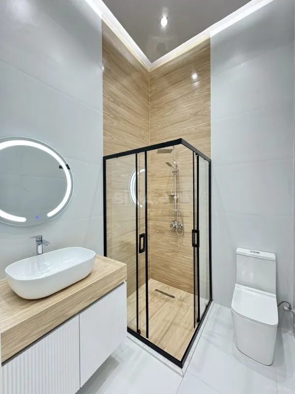 Satılır 5 otaqlı həyət evi 225 m²