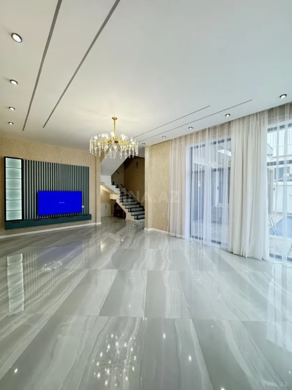 Satılır 5 otaqlı həyət evi 225 m²