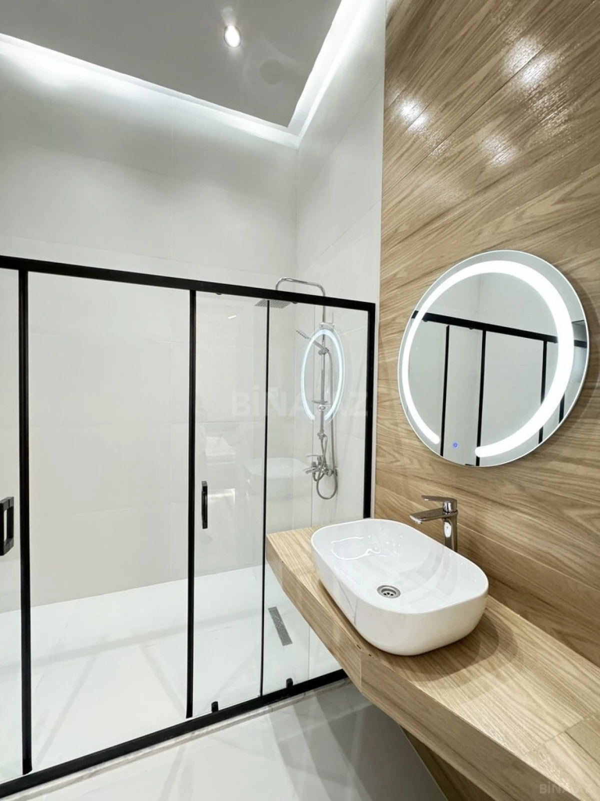 Satılır 5 otaqlı həyət evi 225 m²