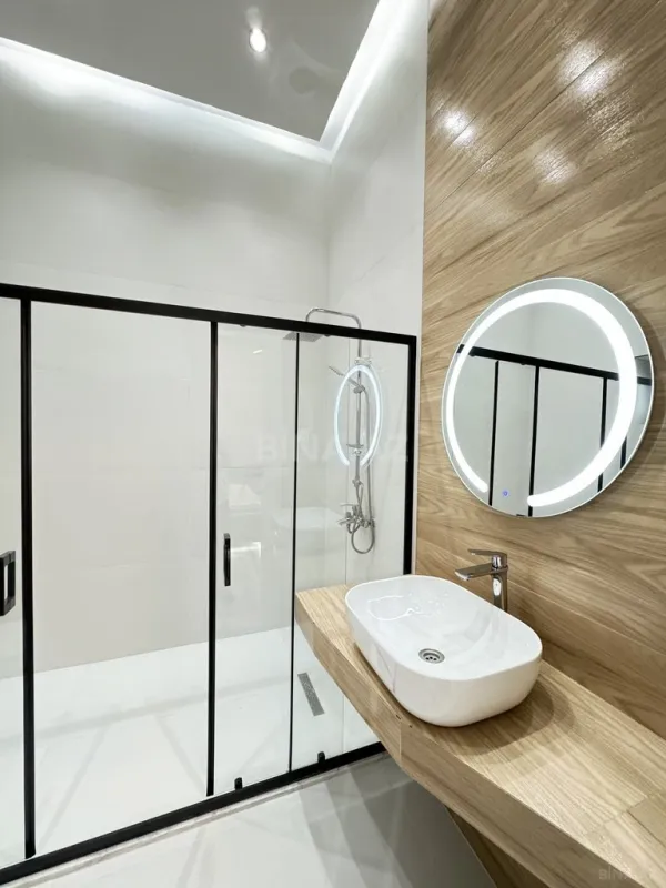 Satılır 5 otaqlı həyət evi 225 m²