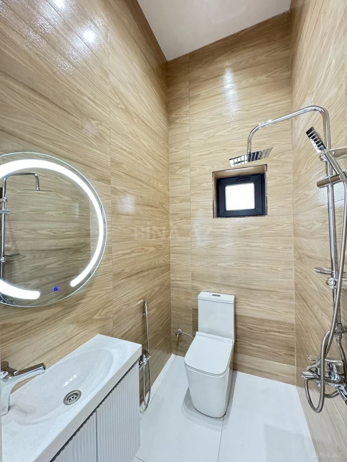 Satılır 5 otaqlı həyət evi 225 m²