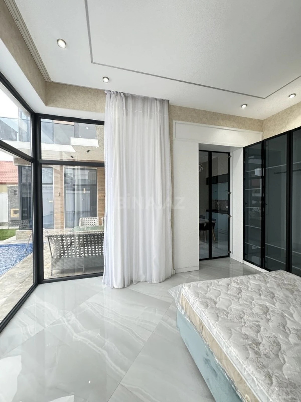 Satılır 5 otaqlı həyət evi 225 m²