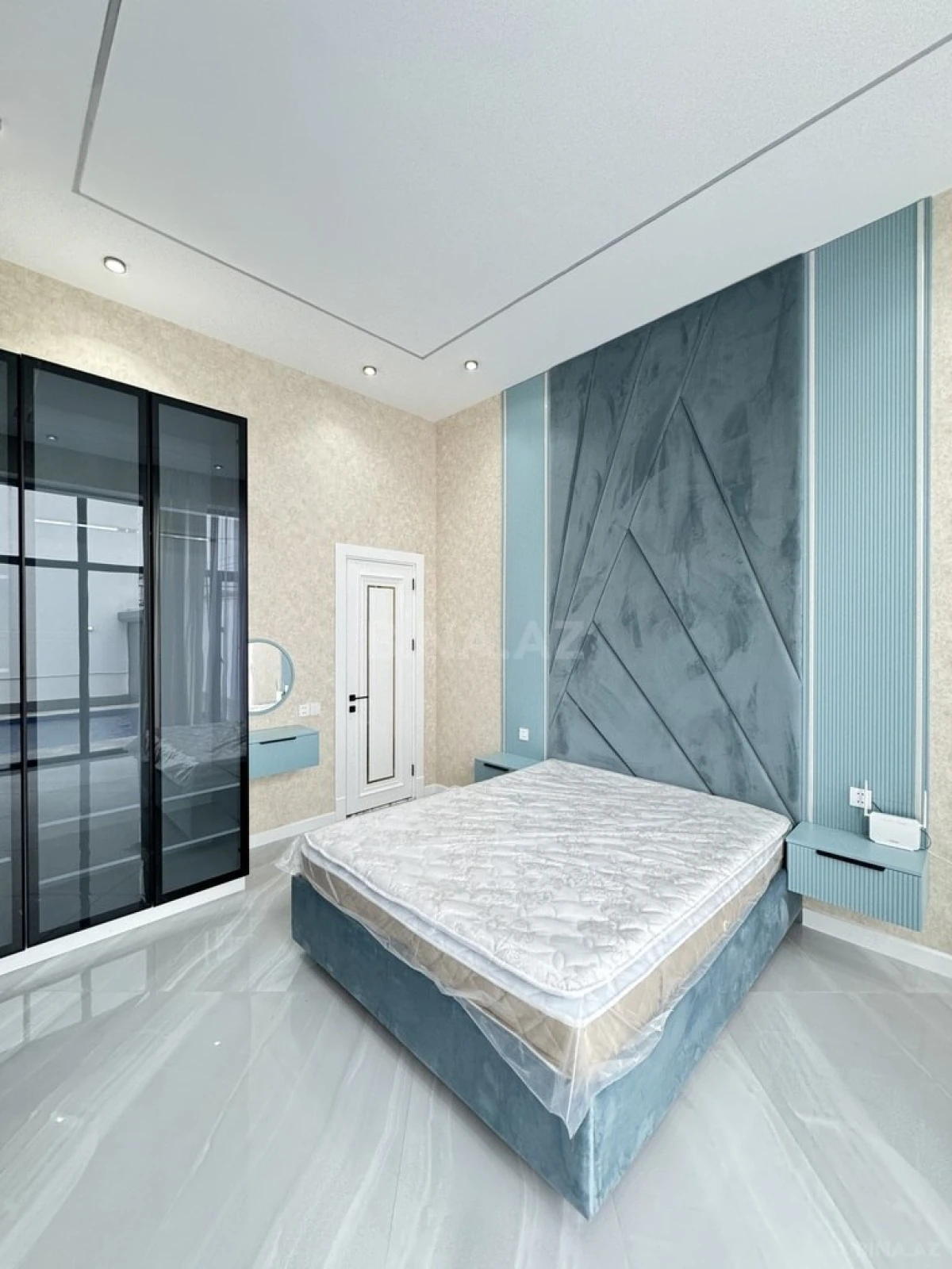 Satılır 5 otaqlı həyət evi 225 m²