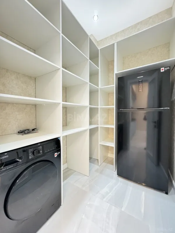 Satılır 5 otaqlı həyət evi 225 m²