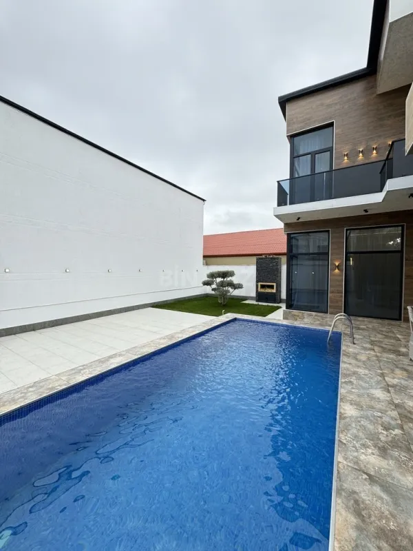 Satılır 5 otaqlı həyət evi 225 m²