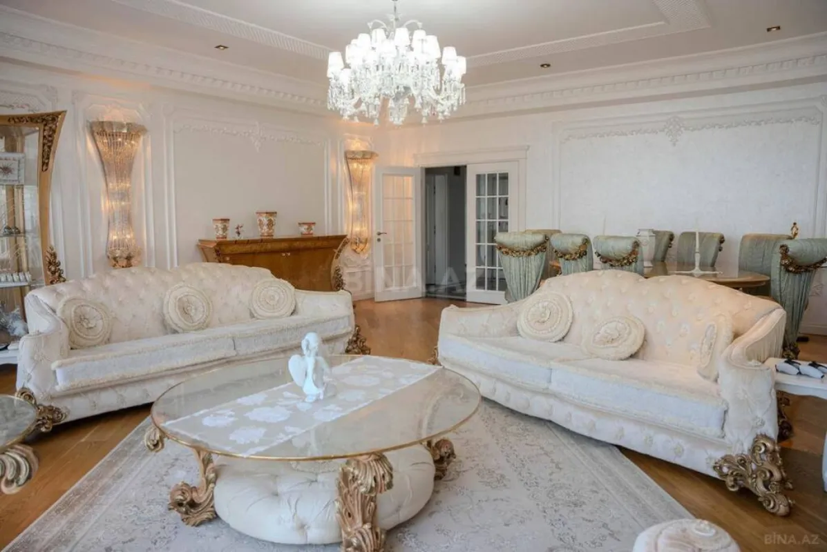 Satılır 5 otaqlı mənzil 225 m²