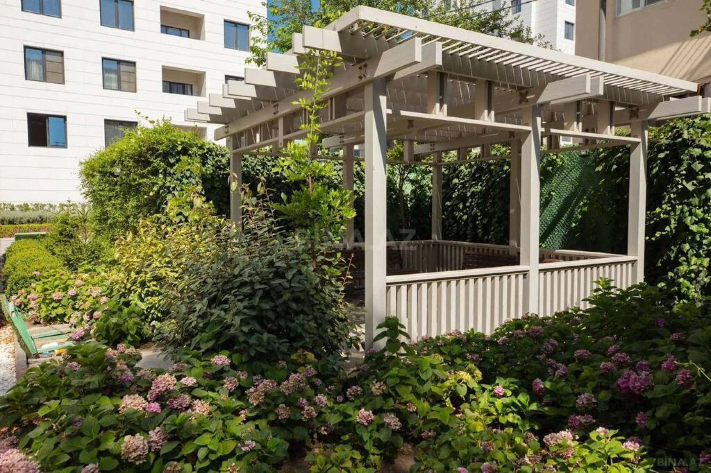 Satılır 5 otaqlı mənzil 225 m²