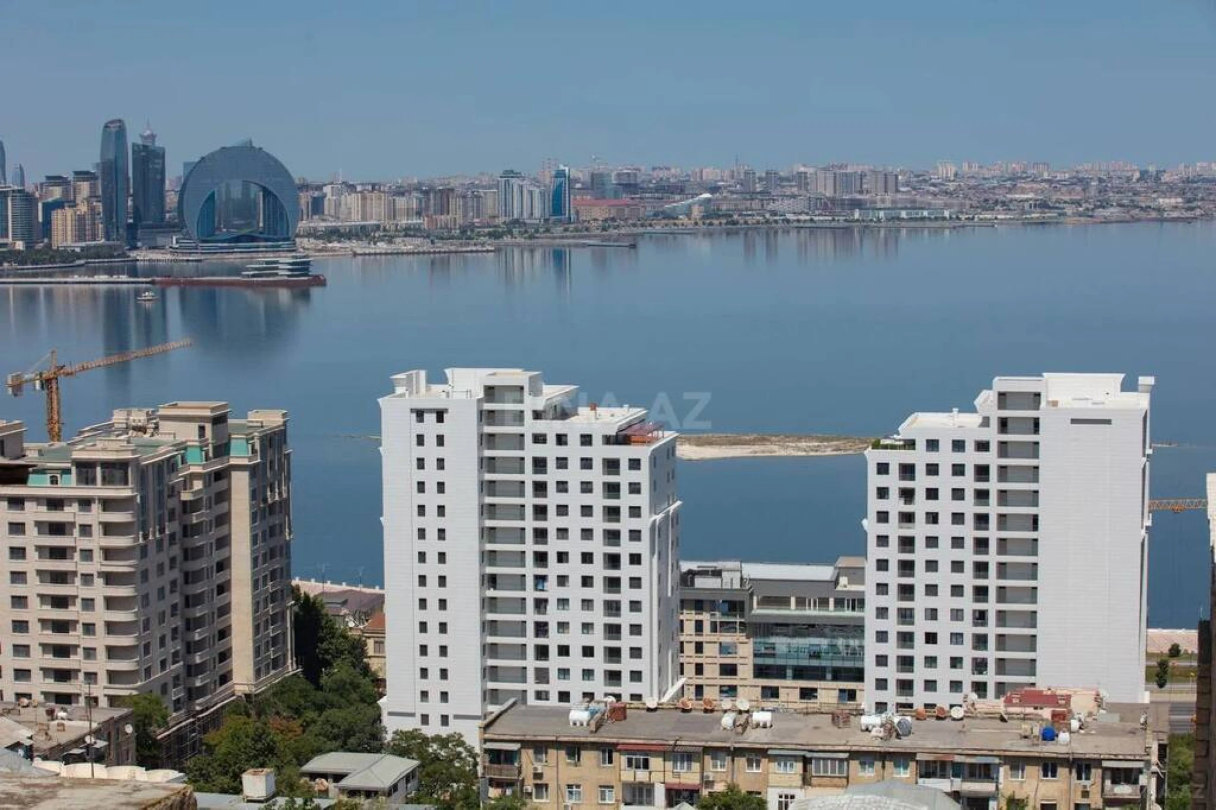 Satılır 5 otaqlı mənzil 225 m²
