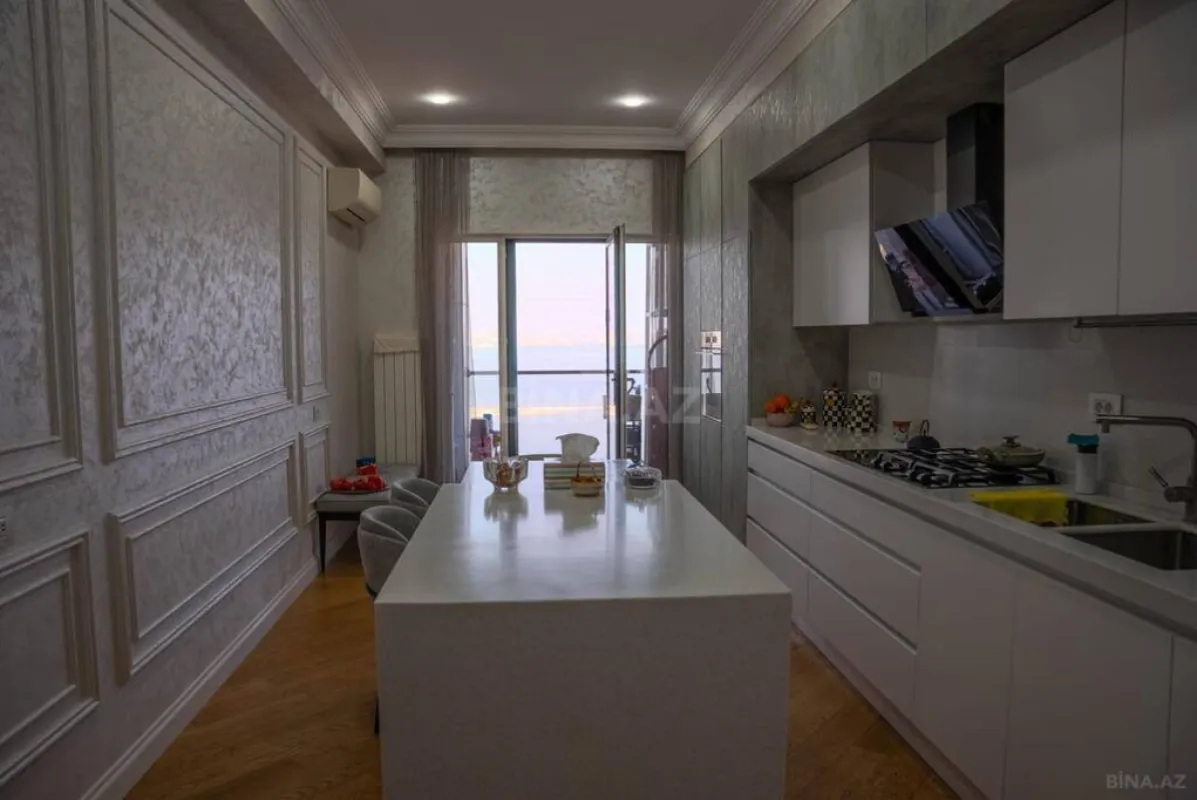 Satılır 5 otaqlı mənzil 225 m²