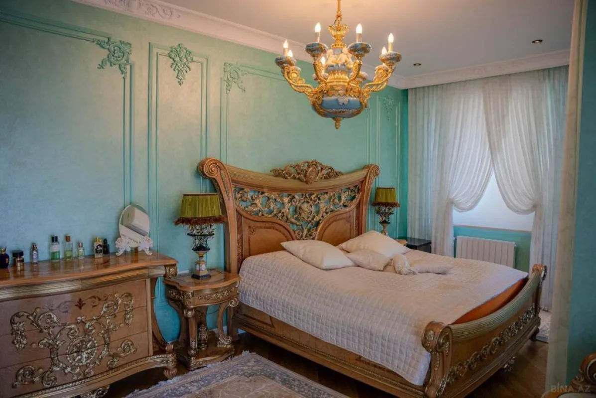 Satılır 5 otaqlı mənzil 225 m²