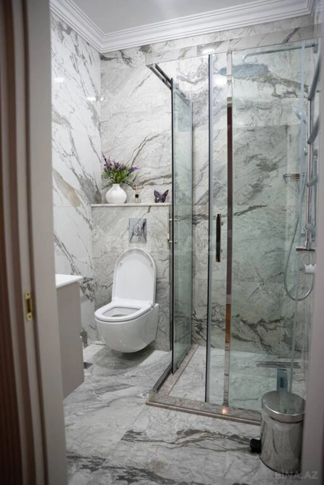 Satılır 5 otaqlı mənzil 225 m²