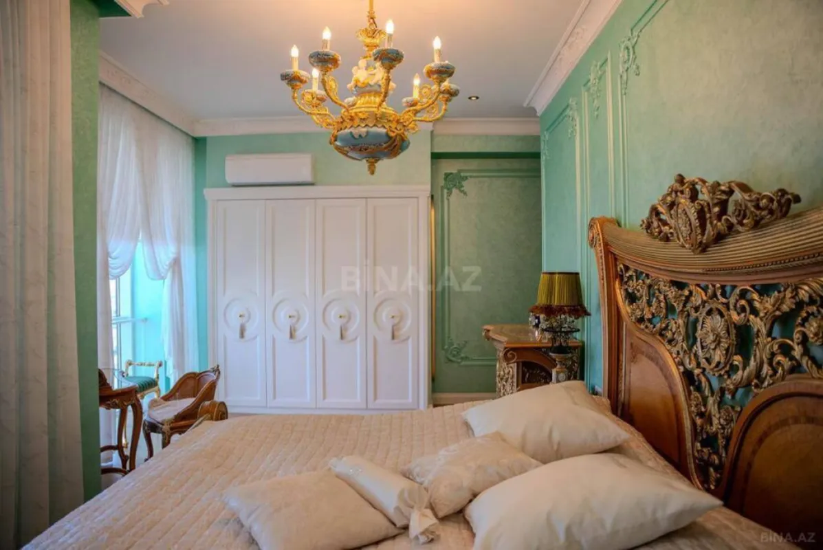Satılır 5 otaqlı mənzil 225 m²