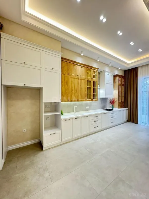 Satılır 5 otaqlı həyət evi 260 m²