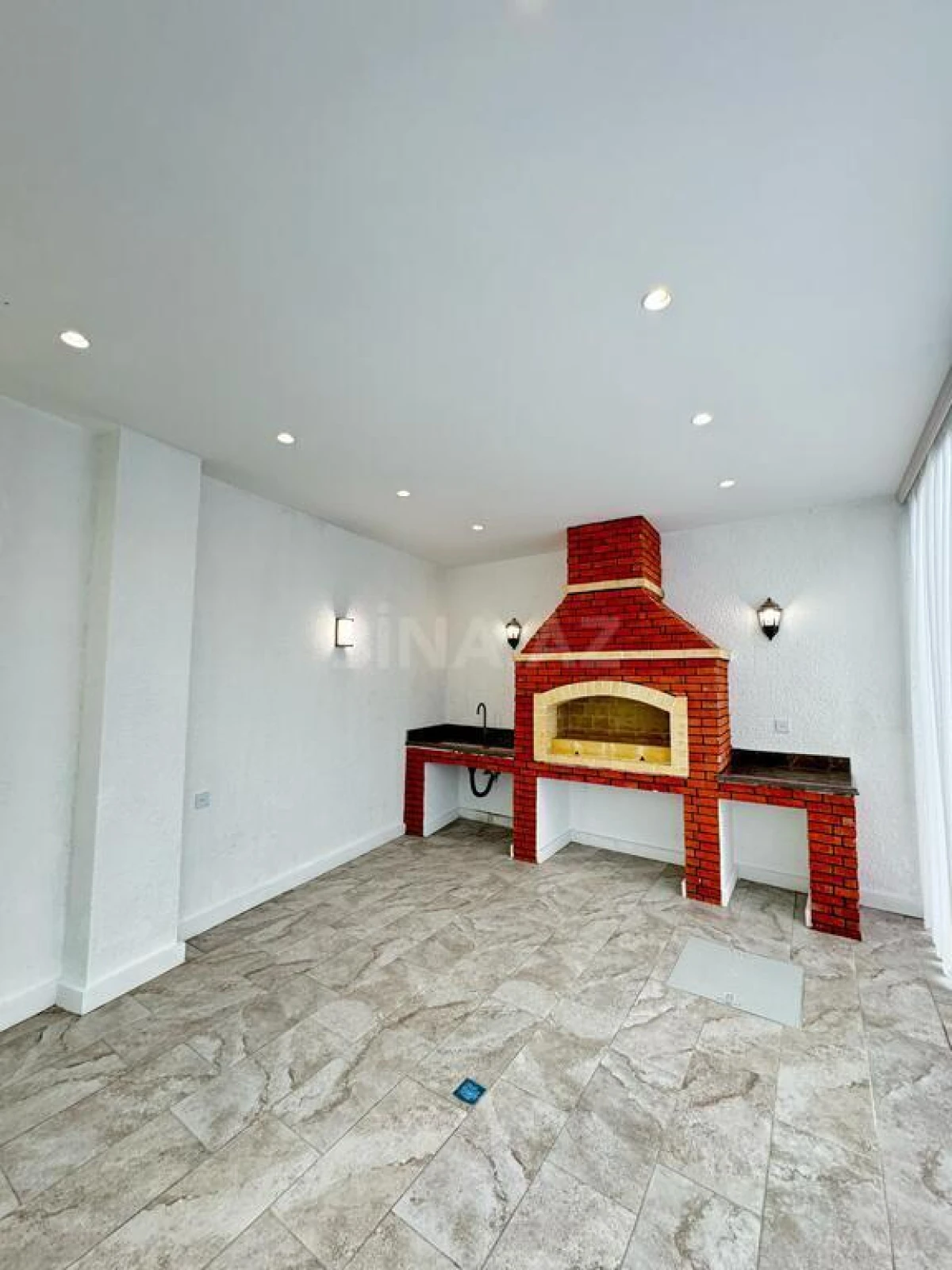 Satılır 5 otaqlı həyət evi 260 m²